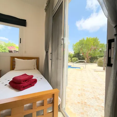Leo's Paradise Family Away From With Large Pool * 佩亚